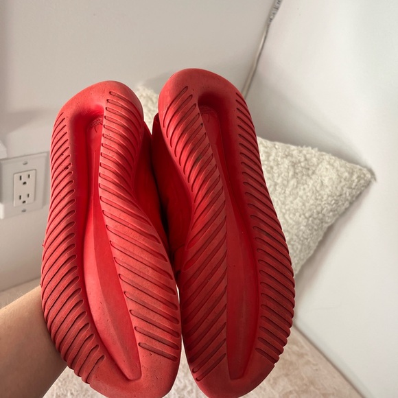 Adidas Tubular Viral Red Running Shoes / Tennis Shoes / Sneakers - Picture 8 of 10